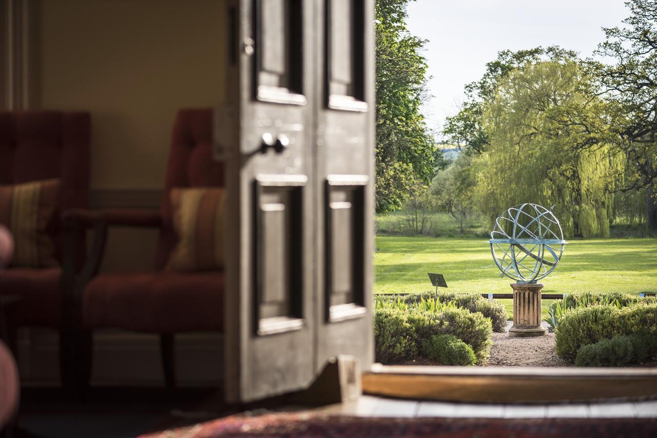Hinxton Hall Hotel And Conference Centre ภายนอก รูปภาพ